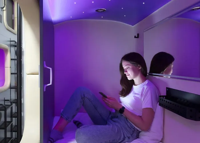 Capsule Hotel Constellation 89